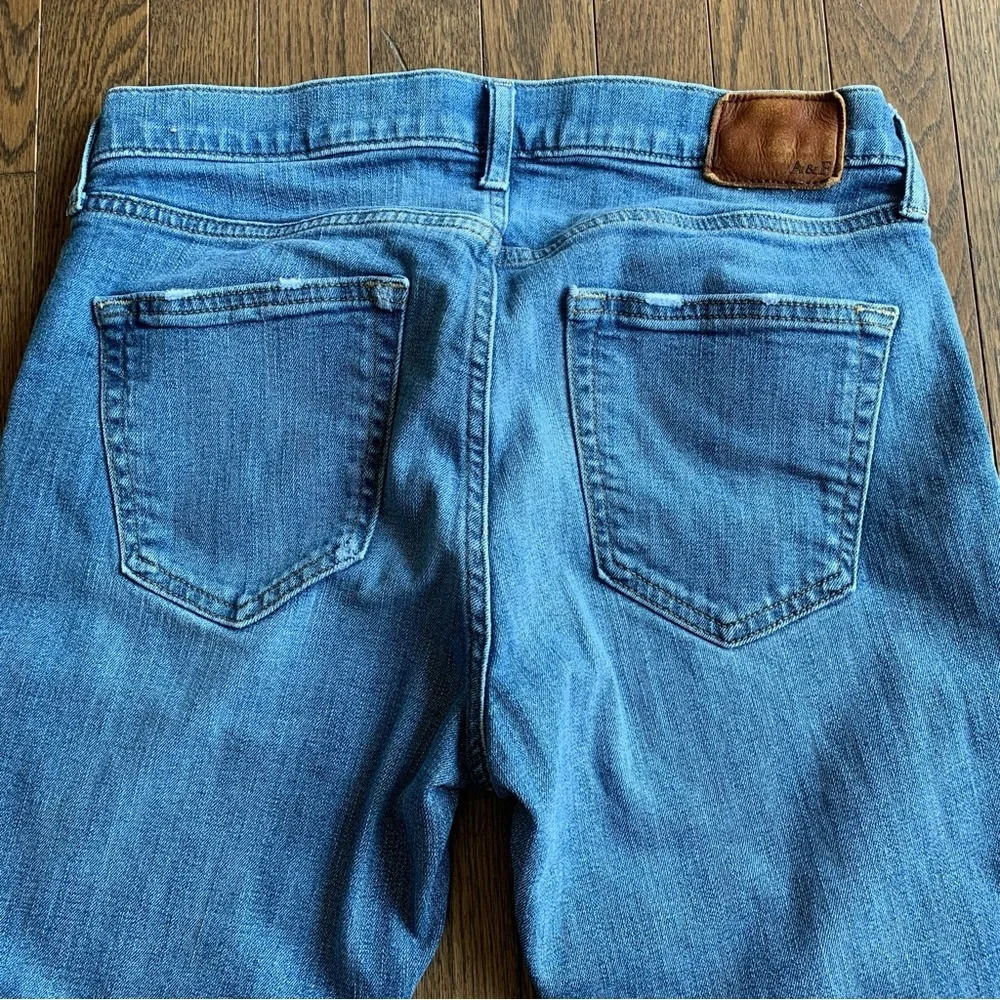 Abercrombie & Fitch Langdon Skinny Medium Wash Jeans Size 30 x 30 Hemmed - Picture 7 of 14